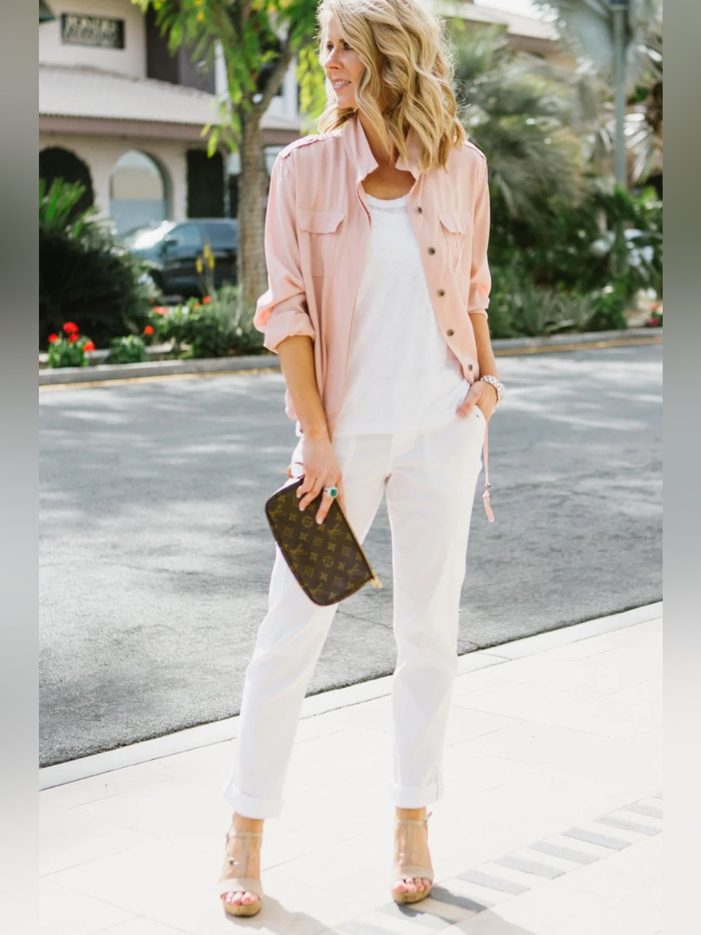 Women’s Level 99 Dayla White Linen Cargo Pants. Size 26